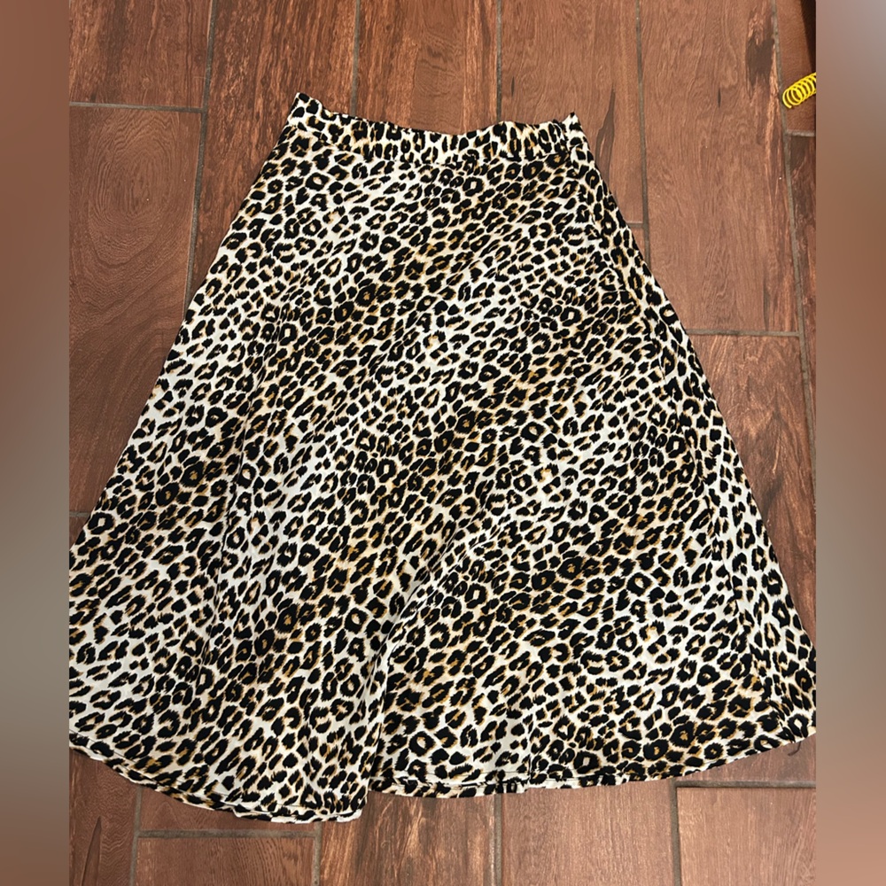 Do + be size L leopard midi skirt